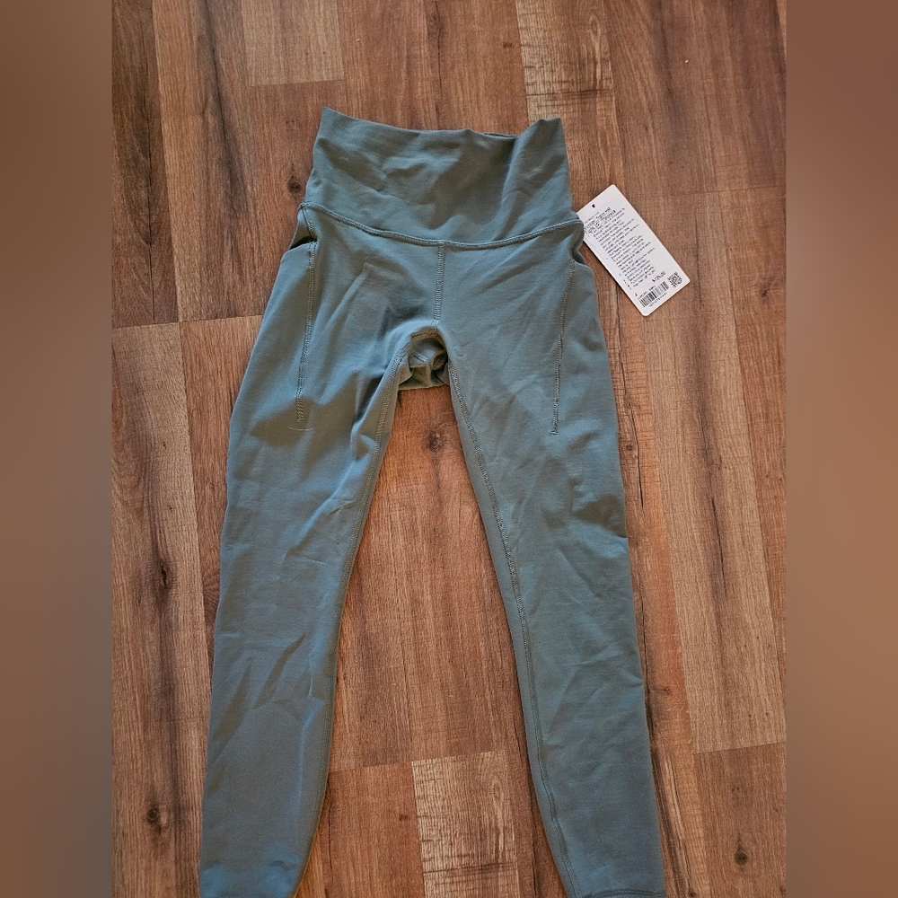 NWT Lululemon WunderTrain 25" With Pockets